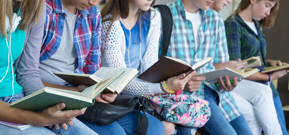 adolescents estudiant